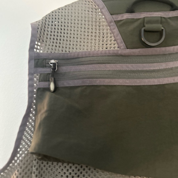 Patagonia Olive Fly-Fishing Utility Vest - Picture 10 of 16